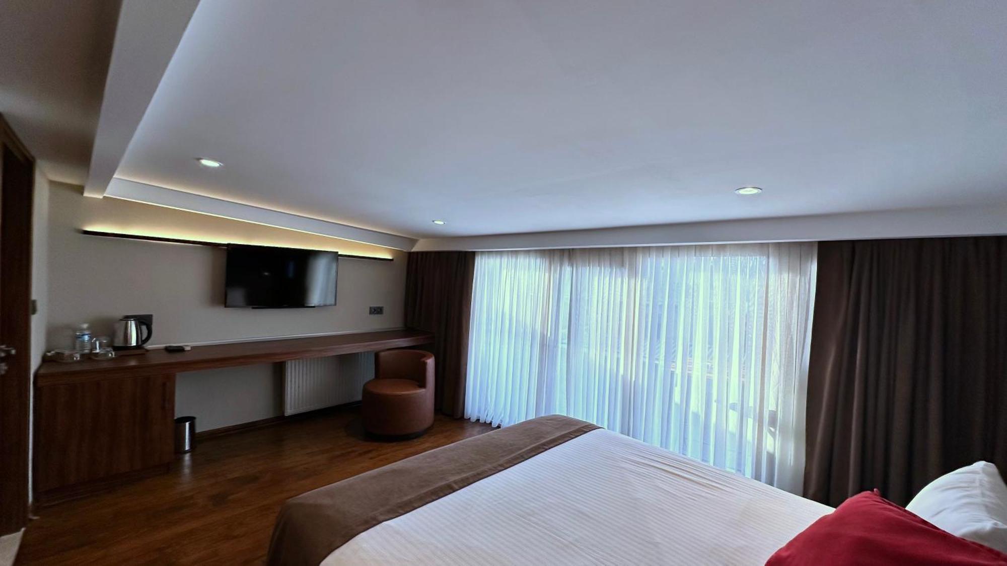 Snog Rooms & Suites Istanbul Bagian luar foto A room at the hotel